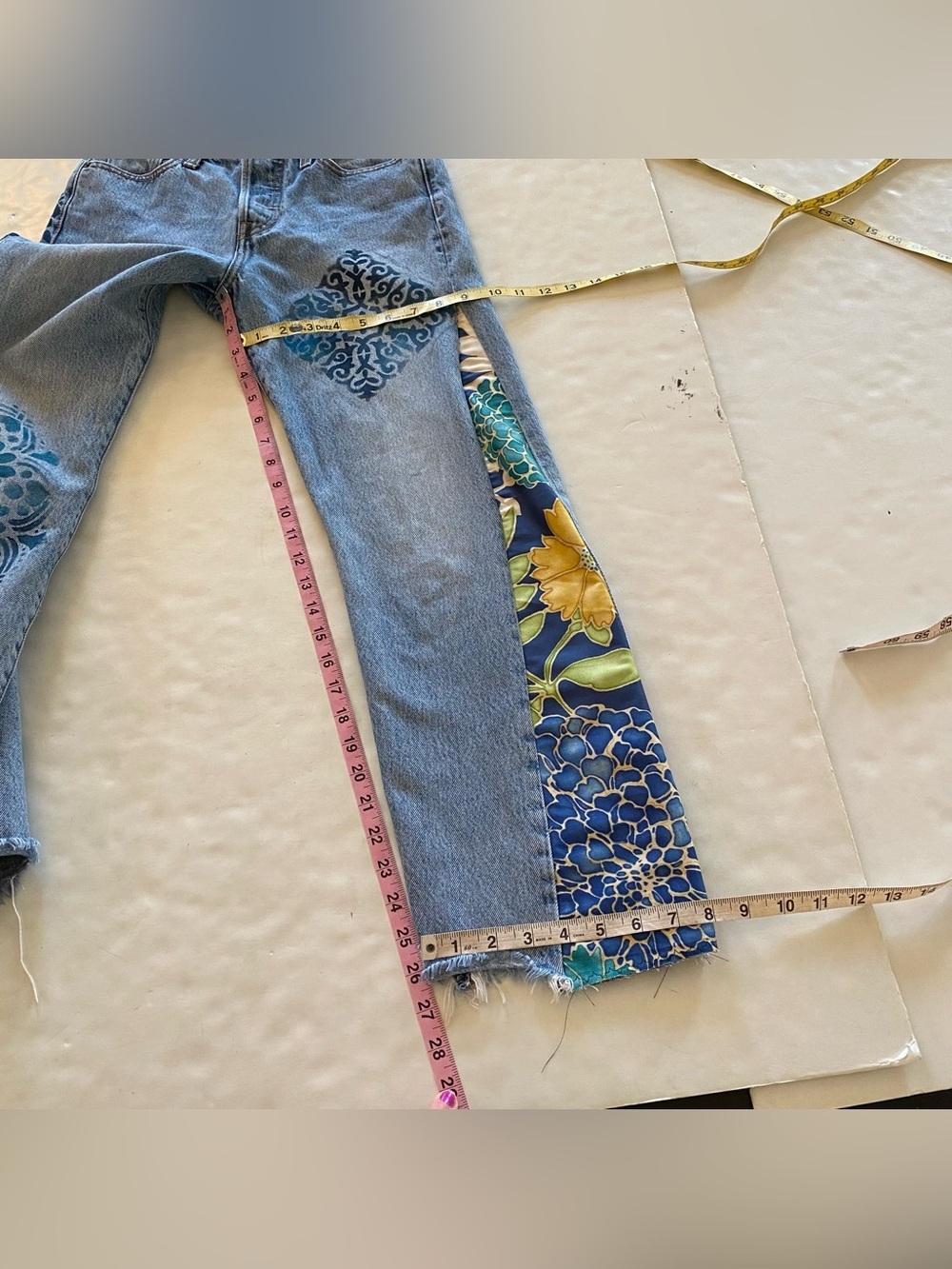Levi’s Wedgie Premium Custom Jeans Waist 26 Womens Size 2 XS Levis Upcycled OOAK - Picture 4 of 16